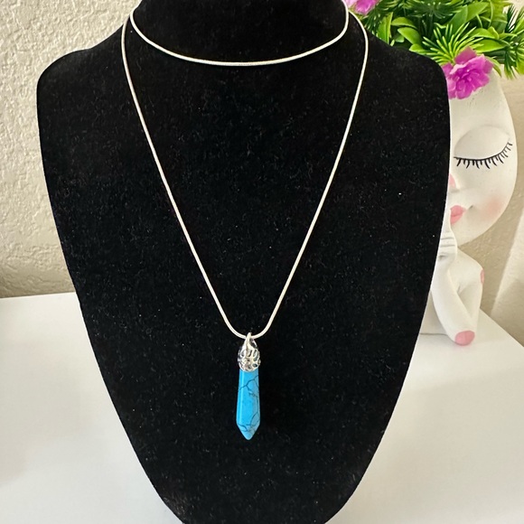 Turquoise pendant necklace. You can wear it in two different ways. - Picture 2 of 2